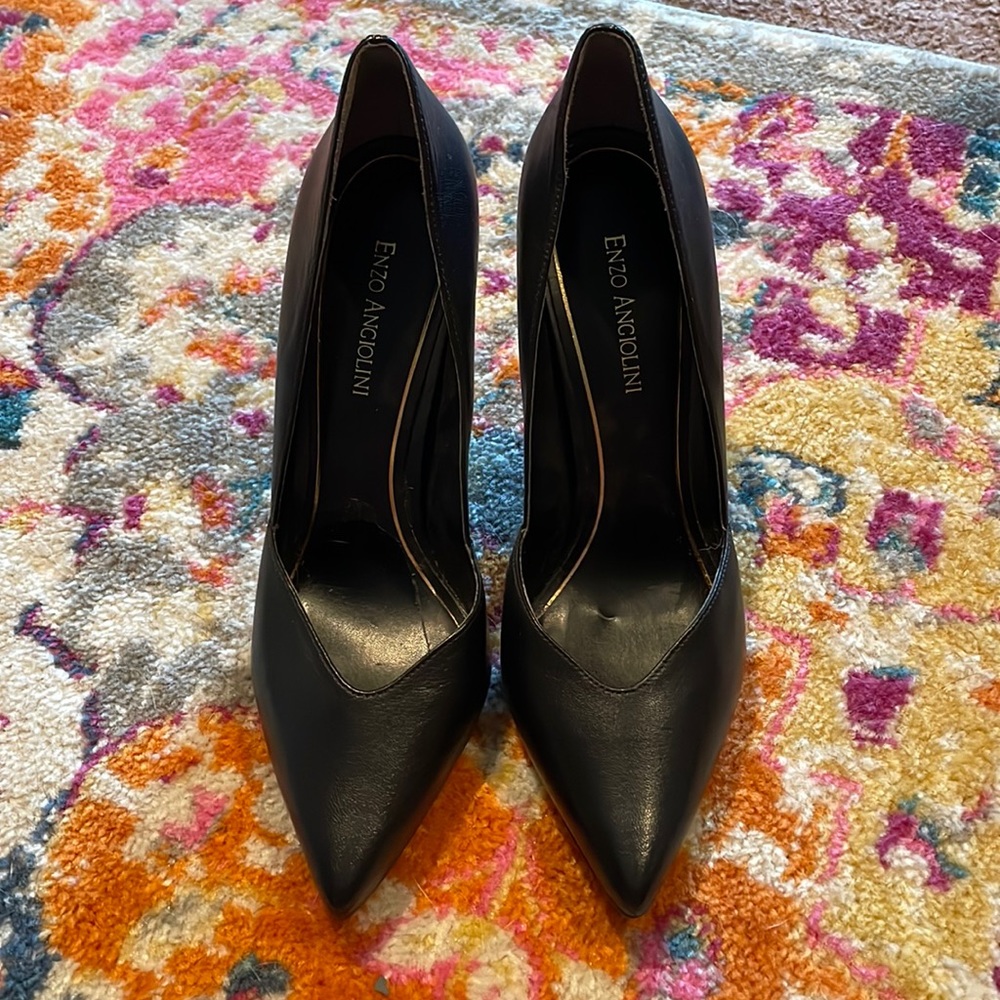 Enzo angiolini black pumps. Size 9